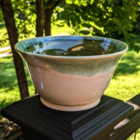 Mossy White - Medium Bowl